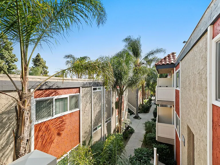 Casa De Marina Apartments — Photo 47
