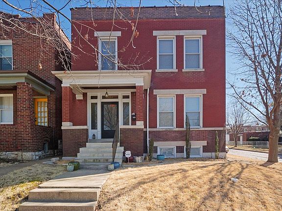 2nd image of 1054 Forest Ave