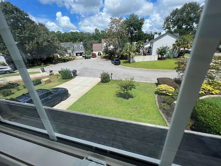 2005 Country Manor Dr — Photo 2