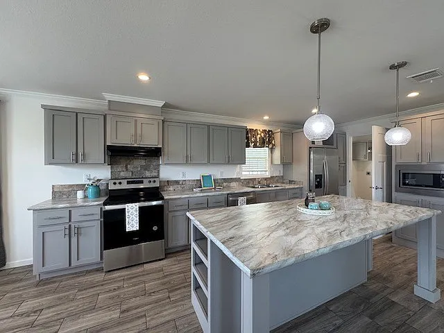 3 bed, 2.0 bath, 1456 sqft, $999 — Photo 3