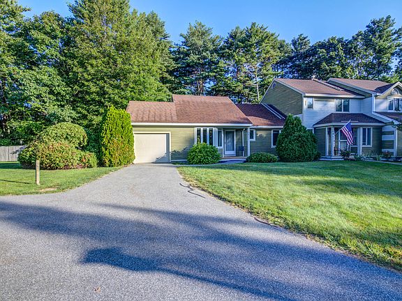 2nd image of 11 Willowood Lane #11