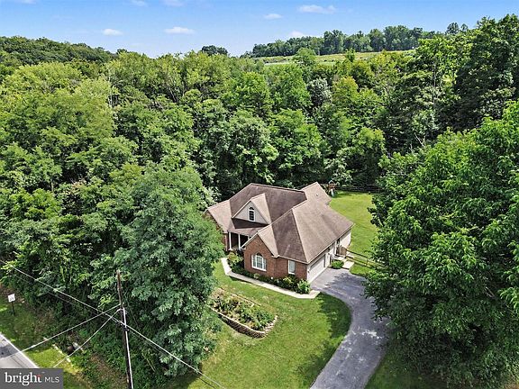 3rd image of 146 Rexmont Rd