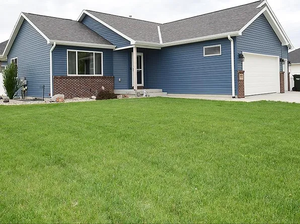 183 E Curtis St, Wahoo, NE 68066