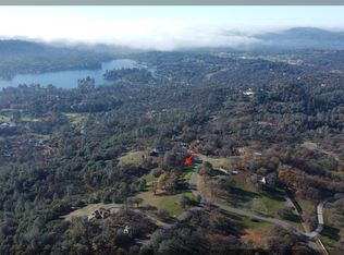 23021 Darkhorse Dr, Auburn, CA 95602