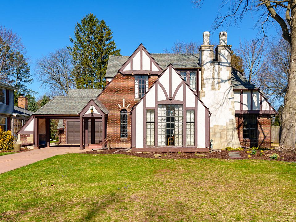 1st image of 125 Frances Dr E