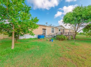 491 Crooked Rd, Dale, TX 78616