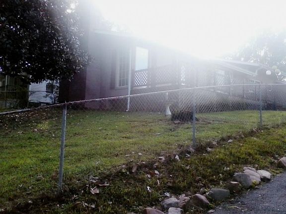 5th image of 1202 Shelby St