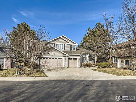 2nd image of 821 Pinehurst Ct