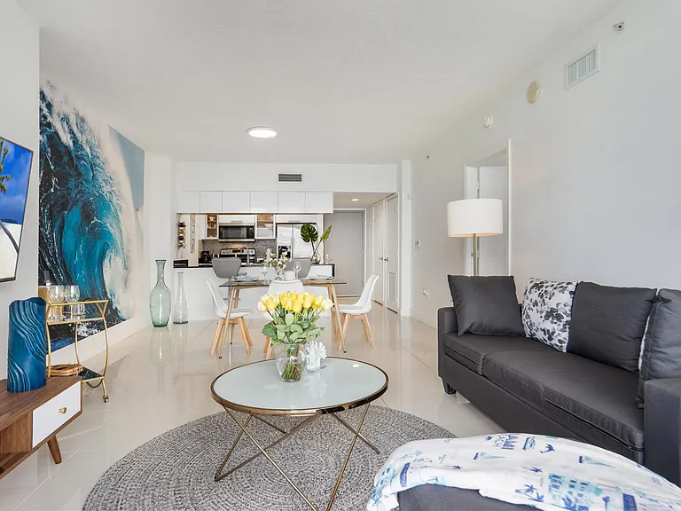 1750 N Bayshore Dr #5203 — Photo 4