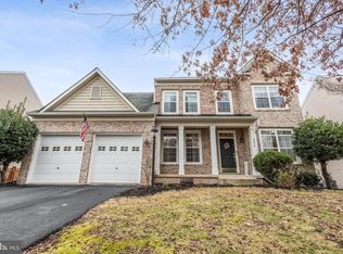 8275 Shimmering Rock Rd, Gainesville, VA 20155