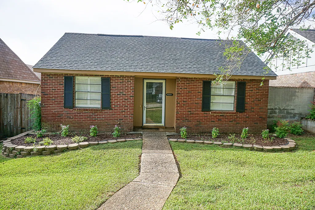 3 bed, 1644 sqft, $1,800 — Photo 2