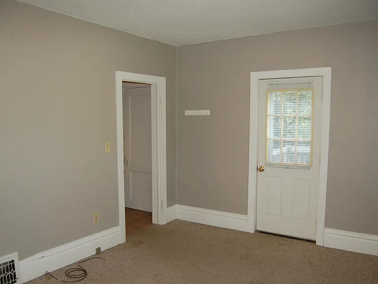 909 N Governor St — Photo 8
