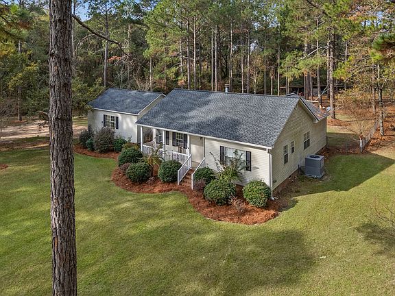 3rd image of 2537 Sumner Rd