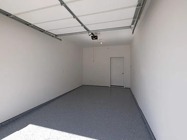 Latitude 40 Two Bedroom With Garage