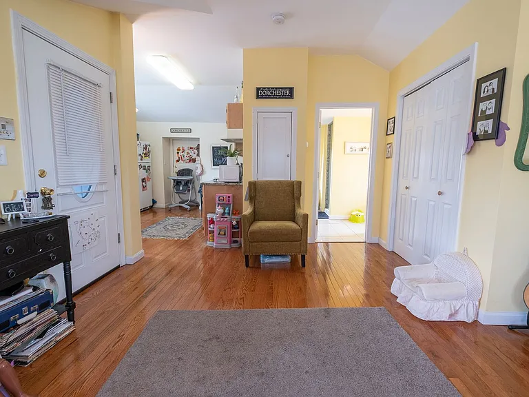 40 Port Norfolk St — Photo 4