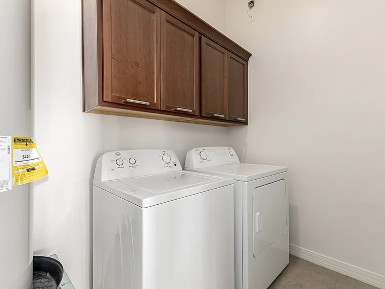 2521 E Jude Ln — Photo 18