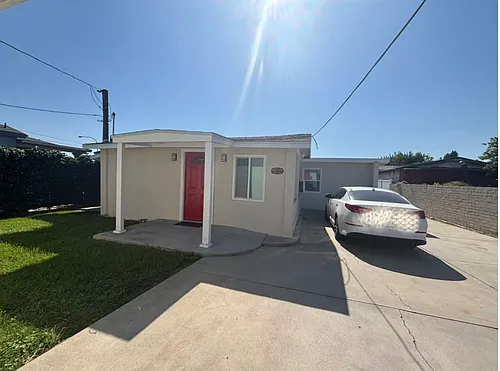 615 1/2 S Marguerita Ave Photo 1