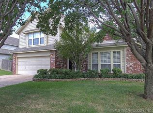 8725 E 91st Pl, Tulsa, OK 74133