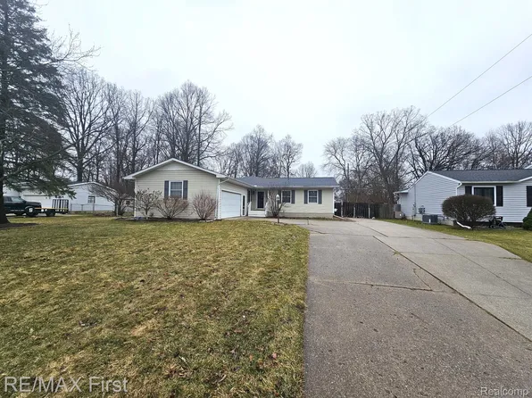 2208 Firwood Dr, Davison, MI 48423