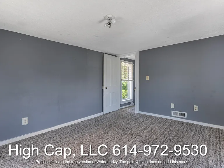 2484 Hilltop Ave — Photo 6