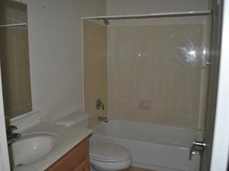 17552 W Watson Ln — Photo 6