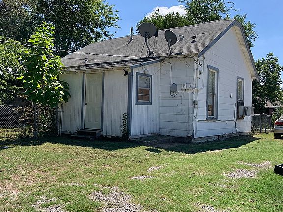 3rd image of 1317 NW Taylor Ave