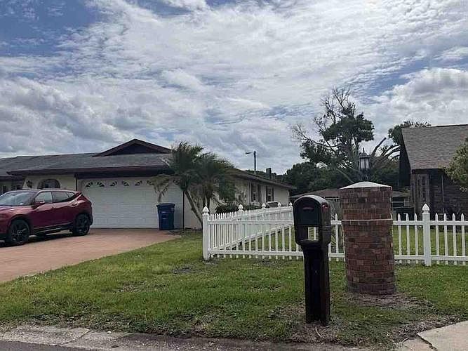 2nd image of 740 Golfside Ln
