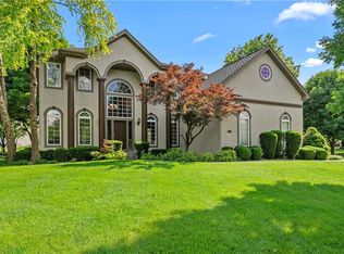 14712 Maple St, Overland Park, KS 66223