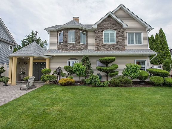 3rd image of 29 Ball Park Ln