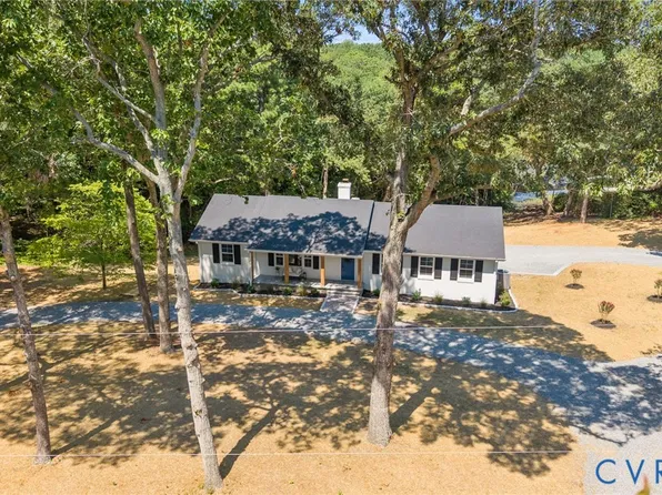 379 Mallard Dr, Hardyville, VA 23070