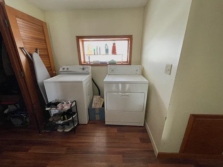 553 Main St — Photo 11