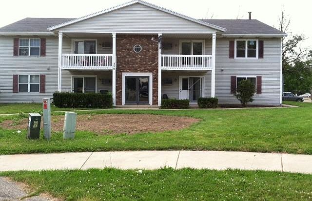 1st image of 320 Oxford Ct