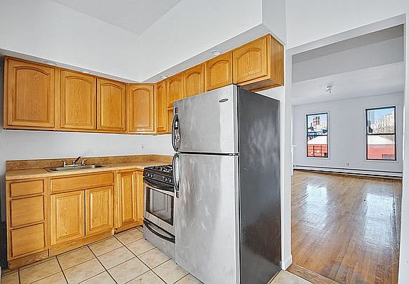 2nd image of 544 Union St #2