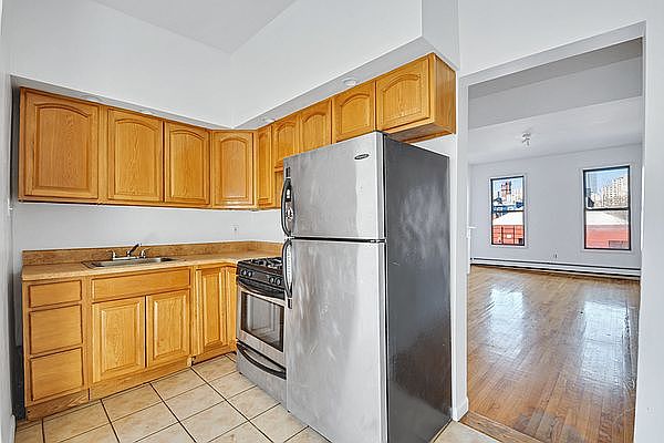 2nd image of 544 Union St #3