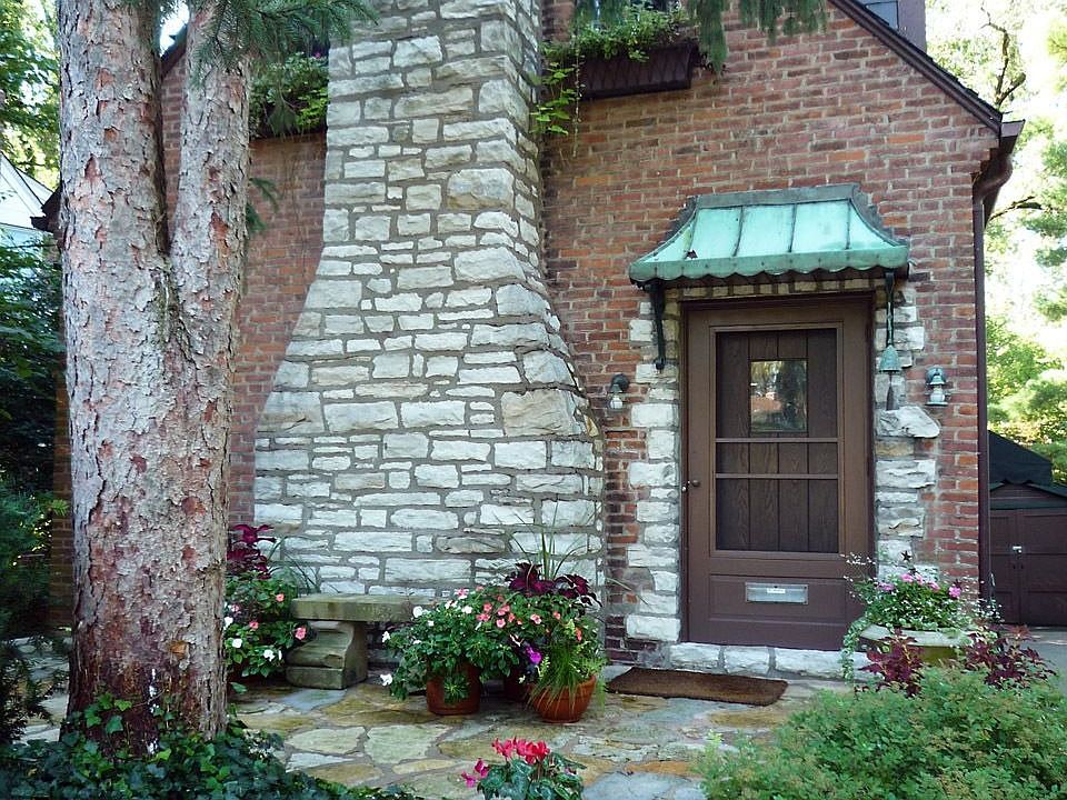 Cottage in the woods!