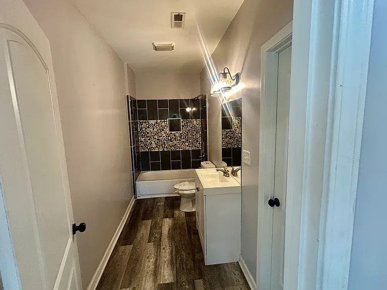781 Peyton Ave NW — Photo 4