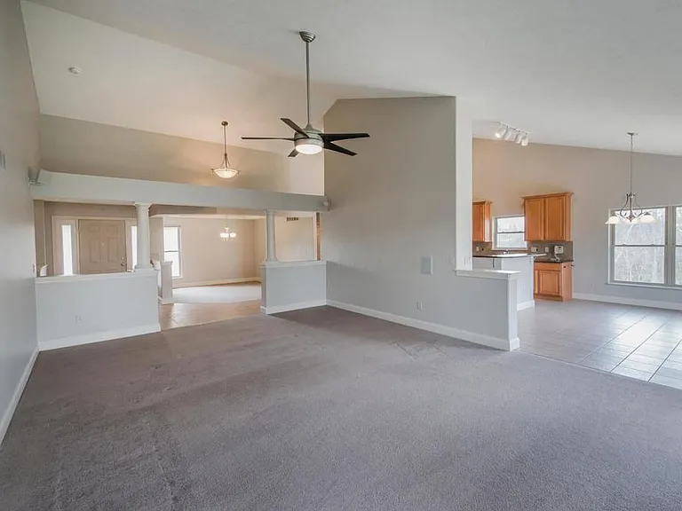 2323 Charoe St — Photo 30