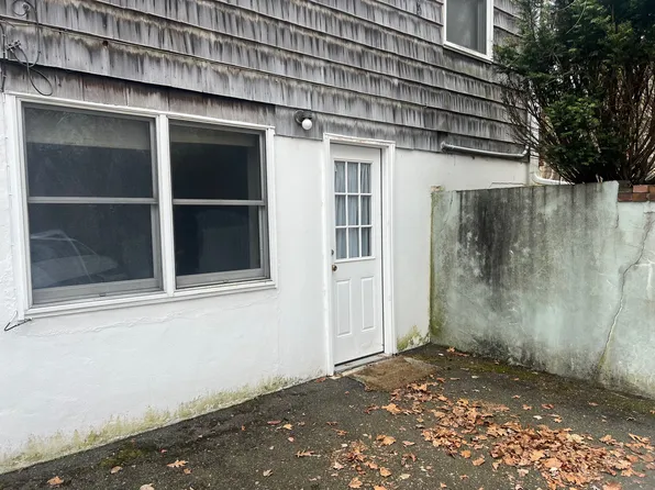 (undisclosed Address), East Setauket, NY 11733