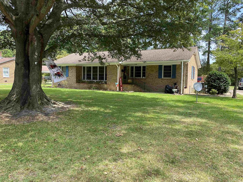1st image of 1909 Clarksville Dr
