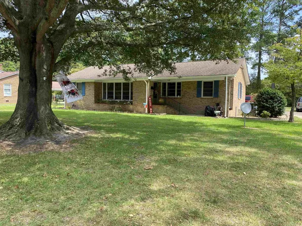 1909 Clarksville Dr, Scotland Neck, NC 27874