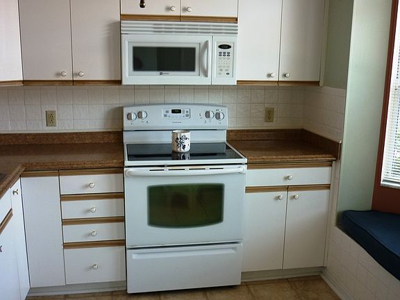 3rd image of 18081 SE Country Club Dr APT 37-364