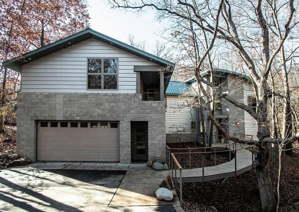 1st image of 9250 White Oak Ln
