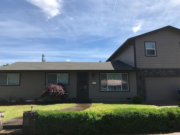 1051 Lochaven Ave, Springfield, OR 97477