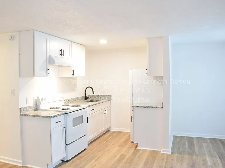 6249 Alexander St #F — Photo 5