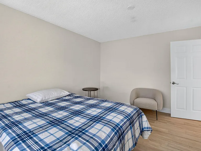 21211 Lago Cir #C — Photo 25