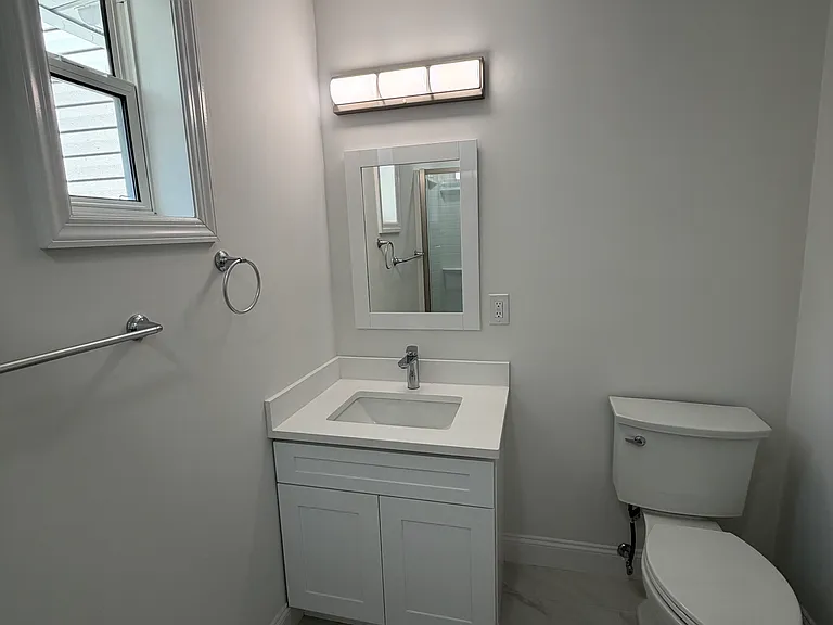 140 Main St #A — Photo 5