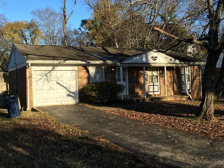 1408 Clayton Ct — Photo 2