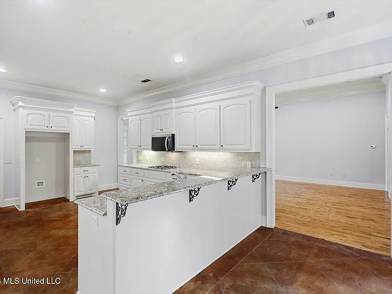 143 Sonnett Cir — Photo 12