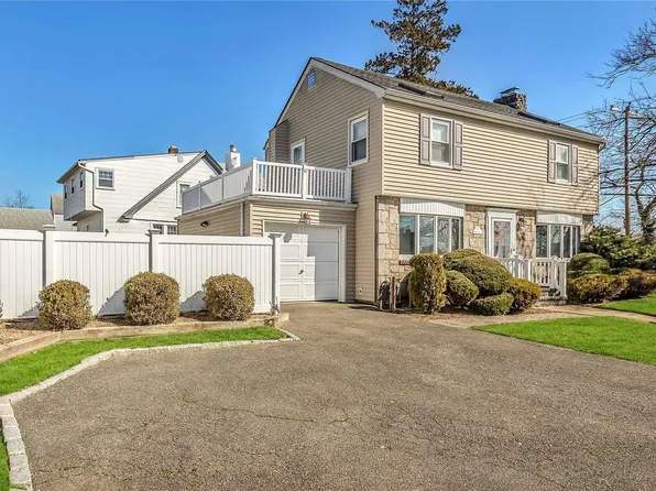 69 School Street, Malverne, NY 11565