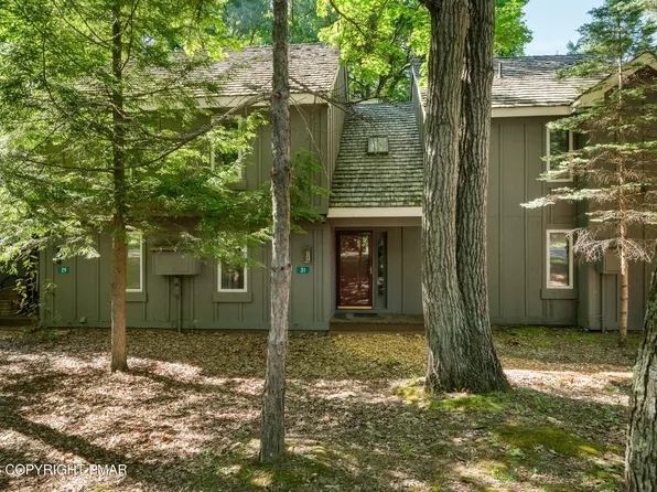 31 Downhill, Lake Harmony, PA 18624